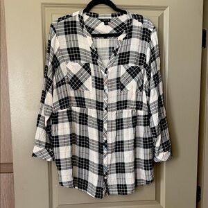 Torrid Black and White Fall Plaid Shirt size 3 22 24